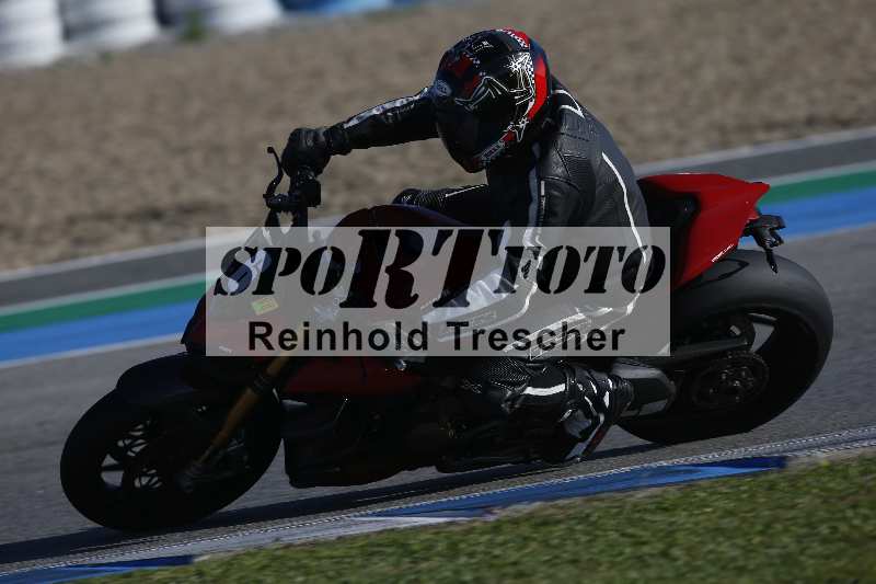 /Archiv-2024/02 29.01.-02.02.2024 Moto Center Thun Jerez/Gruppe gruen-green/6